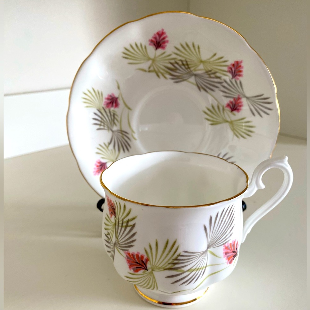 EUC VTG ROYAL ALBERT BONE CHINA TEACUP AND SAUCER WITH PINK, GREEN AND GREY FANS